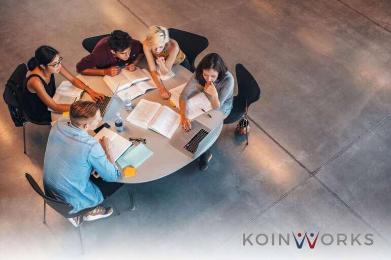 tugas-kuliah-jurusan-dkv - 5 Jurusan Kuliah Favorit yang Akan Dibutuhkan 2020 Mendatang! - Yuk, Lakukan 5 Kegiatan Produktif Ini Saat Menunda Kuliah atau Gap Year!