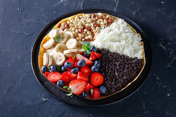 Inovasi bisnis martabak bisa dilakukan dengan menambah varian topping dan bentuk